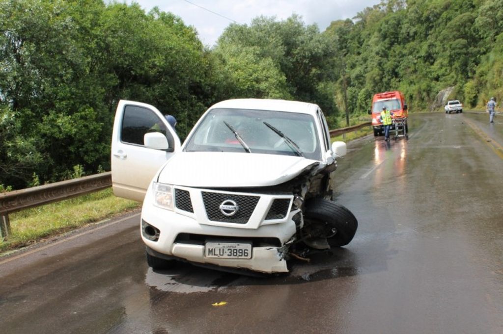 Acidente na BR-282 em Ponte Serrada envolveu veículo de Capinzal