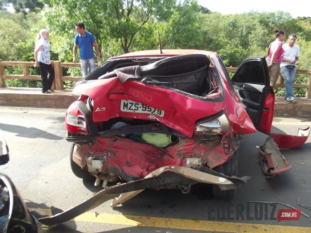 Imprudência causa acidente e deixa três feridos em Campos Novos