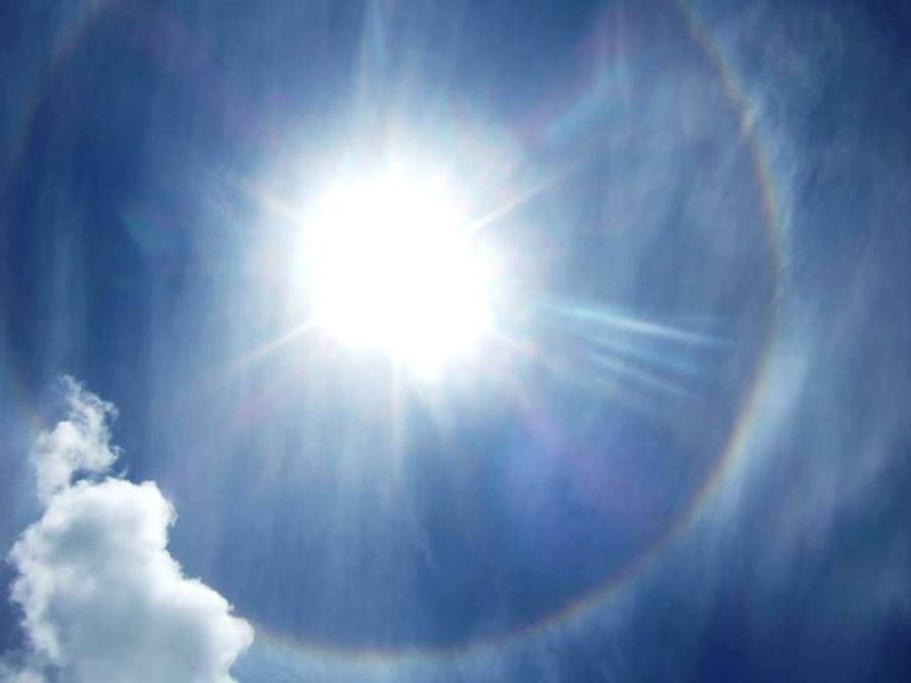 Leitor fotografo círculo ao redor do Sol