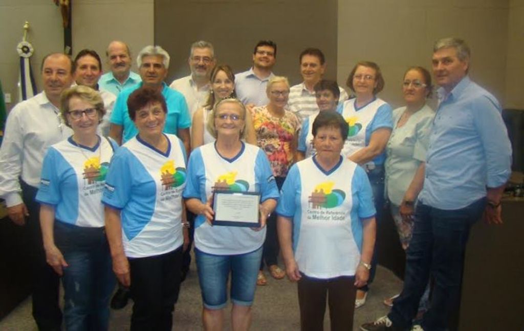 Atletas são homenageados na Câmara de Joaçaba