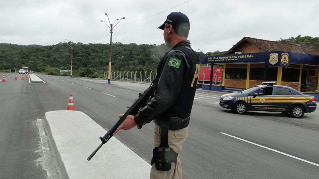 PRF flagra mais de 6.300 veículos em excesso de velocidade no final de semana