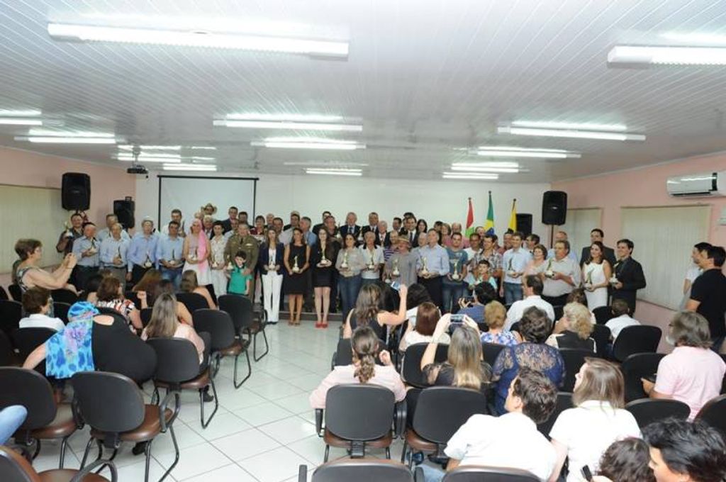 Troféu “O Vencedor” é entregue para 60 hervalense destaques