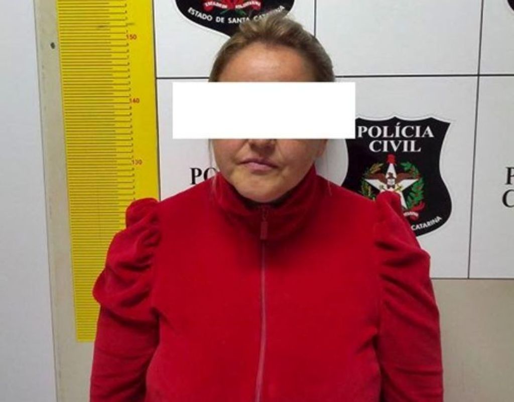Presa mulher suspeita de praticar furtos em estabalecimentos comerciais da região
