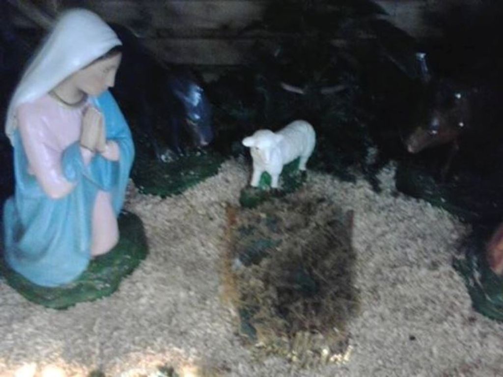 Não vão para o céu – Ladrões furtam Menino Jesus de presépio