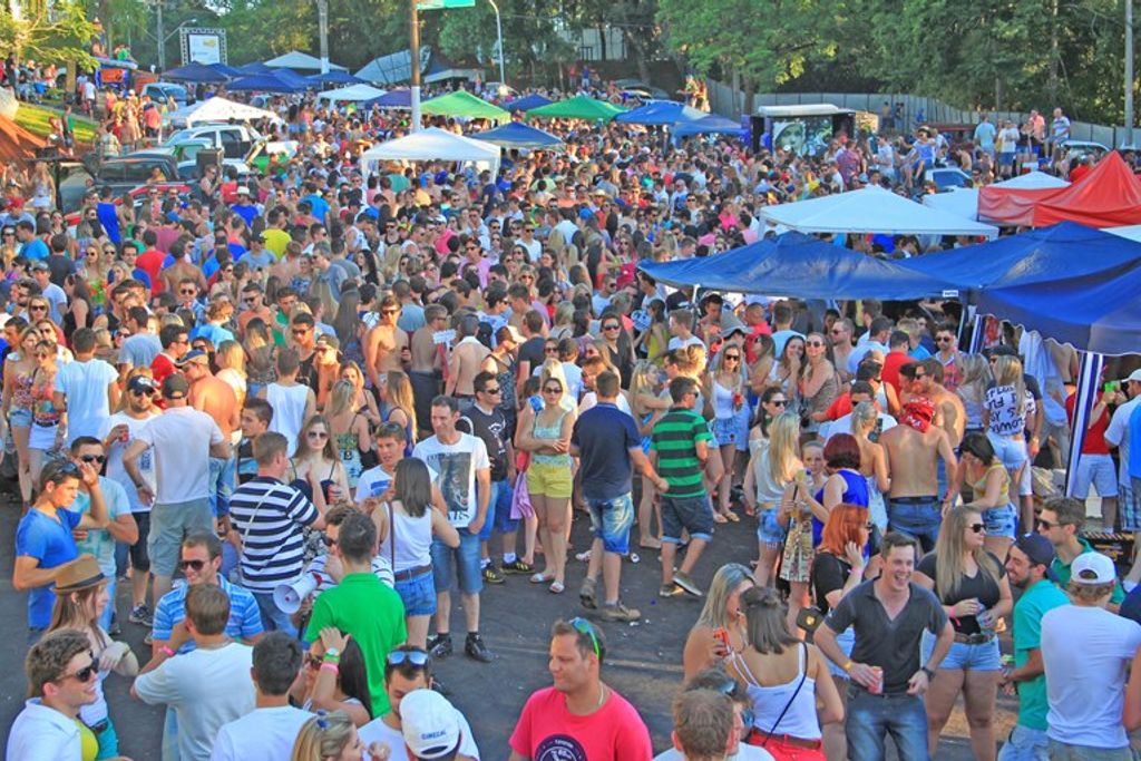 Mais de 10 mil pessoas na abertura da temporada em Piratuba