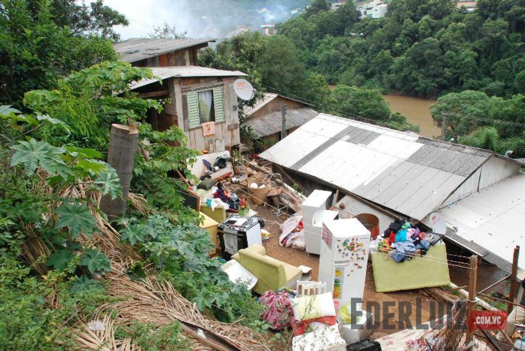 Incêndio em Herval – Moradores correram para salvar pertences