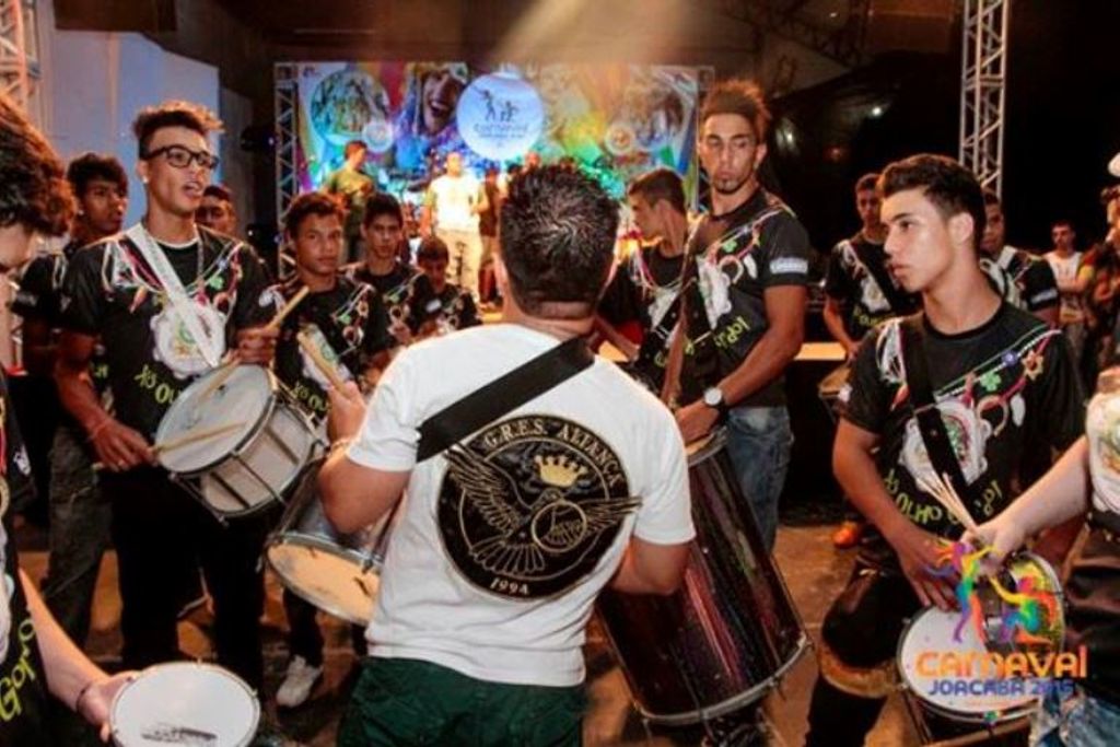 Desempenho da bateria da Aliança surpreende e promete ser o grande quesito da Escola em 2015