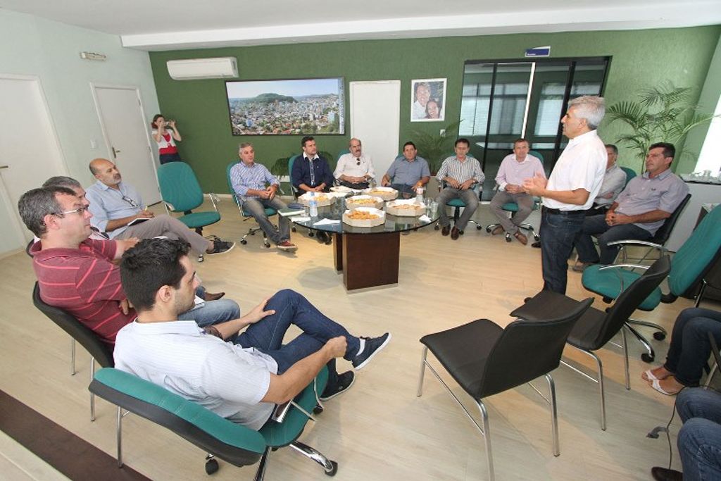 Lideranças discutem projeto de construção do anel viário
