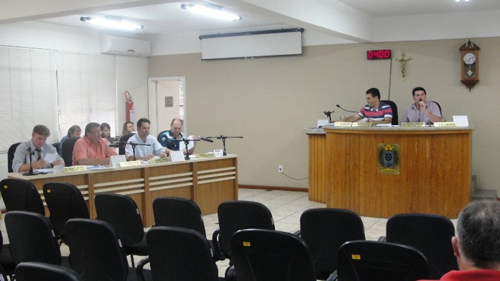 Contas do prefeito Nelson Guindani relativa a 2012 são aprovadas pelo Legislativo
