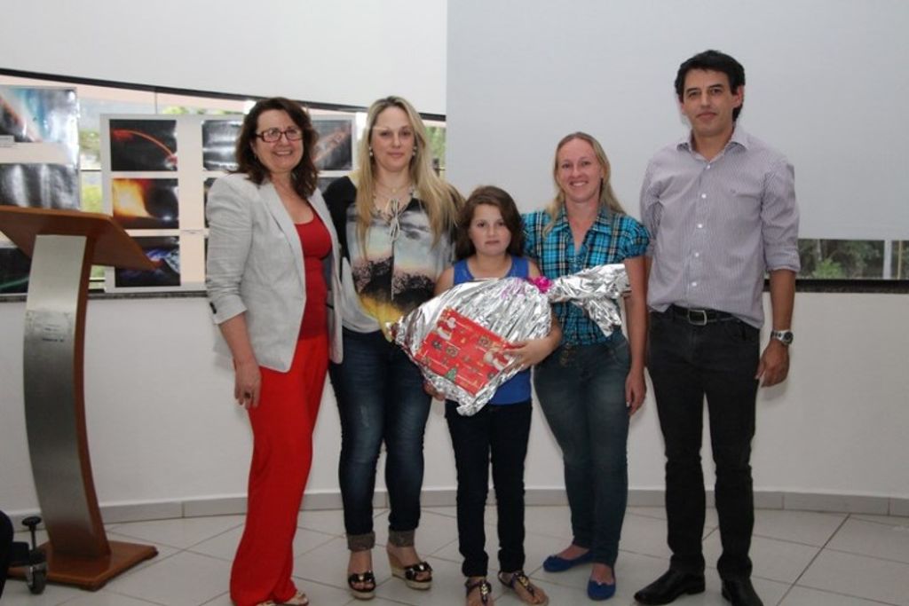 CDL/Joaçaba entrega premiação para os alunos que participaram do concurso Recicla CDL