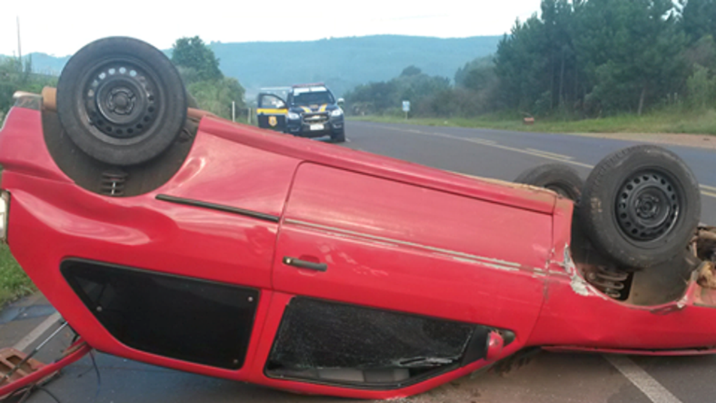 Capotamento em Irani, na BR 282