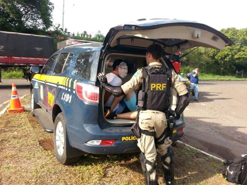 Domingo de manhã! Jovem embriagado, sem habilitação, foge da PRF e é preso