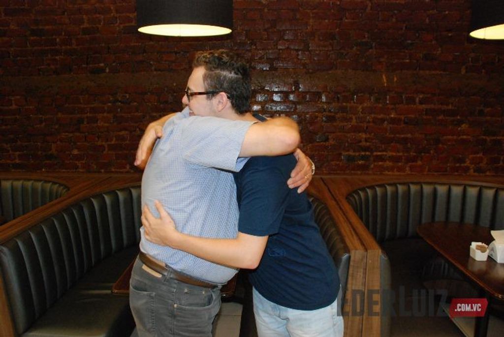 Empresário agradece jovem que evitou tragédia com gesto heroico