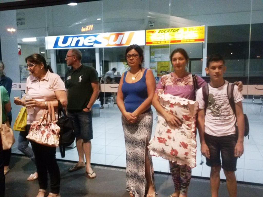 Acidente com ônibus – Motorista e passageiro de 17 anos evitam tragédia e viram heróis