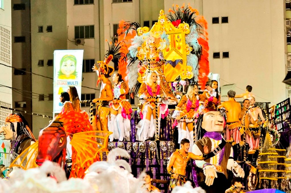 Dois dias de desfiles competitivos são a novidade no Carnaval de Joaçaba