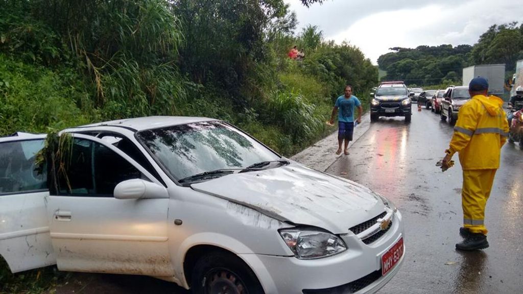 Domingo chuvoso faz vítima fatal em acidente no Oeste