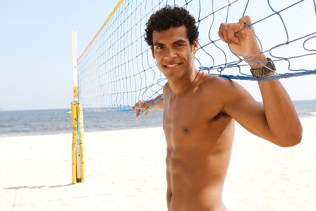 Ator Marcello Melo desfila pela Aliança em 2015