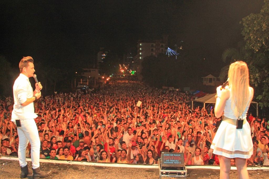 Grande público iniciou o ano de 2015 em Piratuba