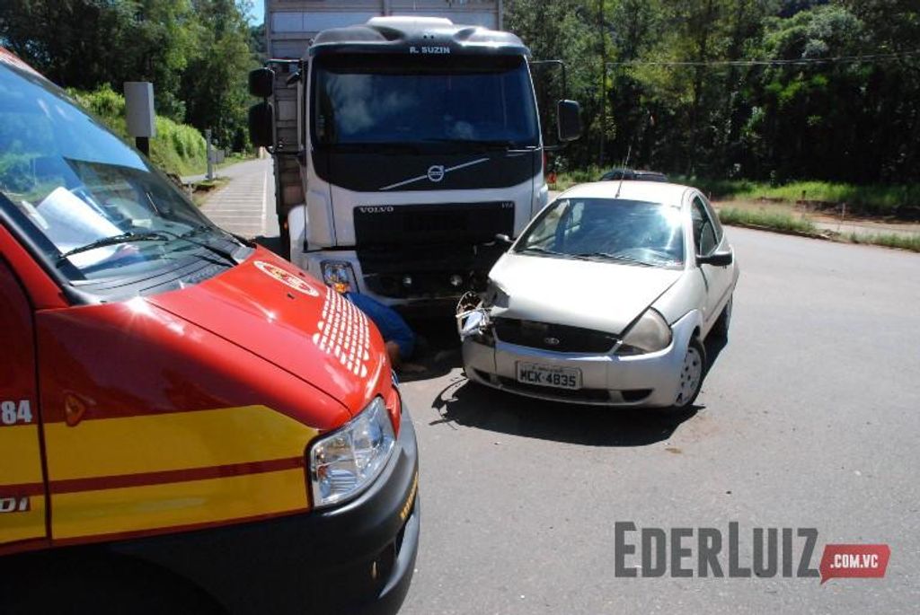 Motorista fica ferido em acidente que aconteceu no trevo em obras da BR-282