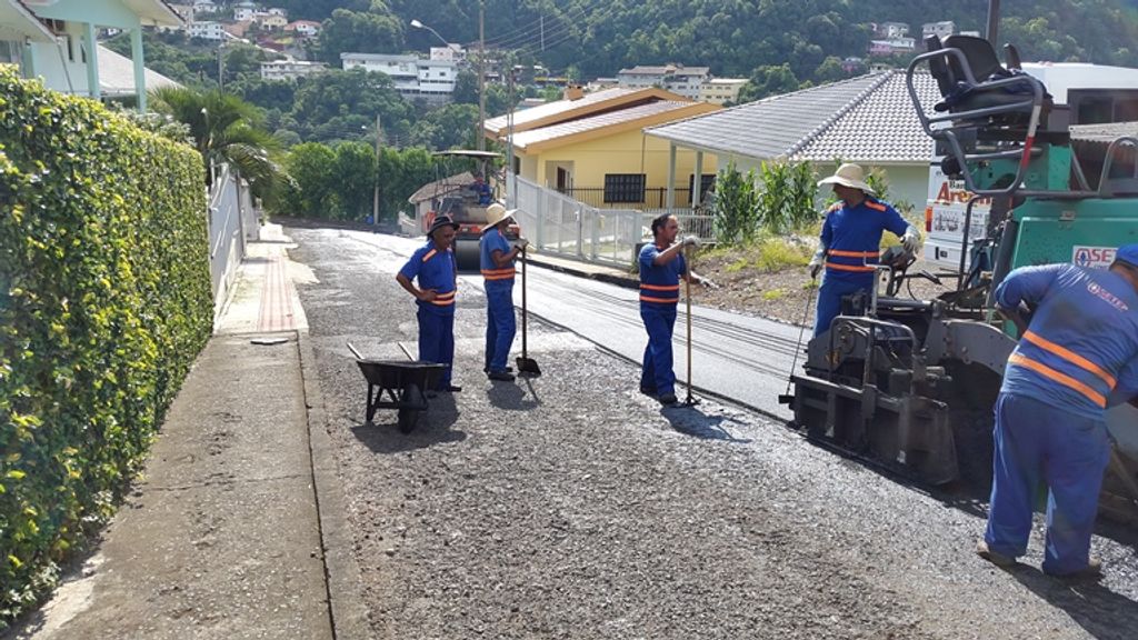 Pavimentações de ruas são retomadas em Herval d’ Oeste