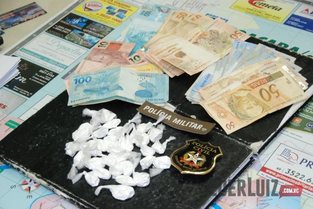 Idosa é presa por tráfico de drogas e tentativa de suborno