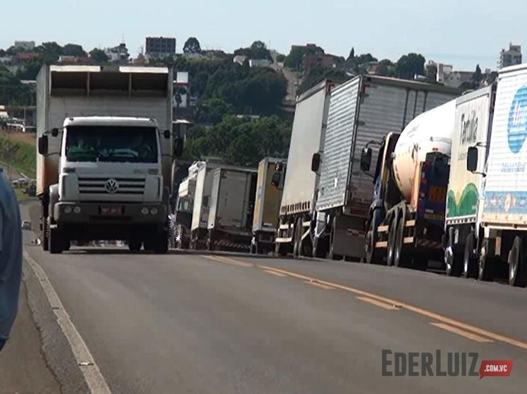 Confira as rodovias bloqueados pelos manifestantes em Santa Catarina