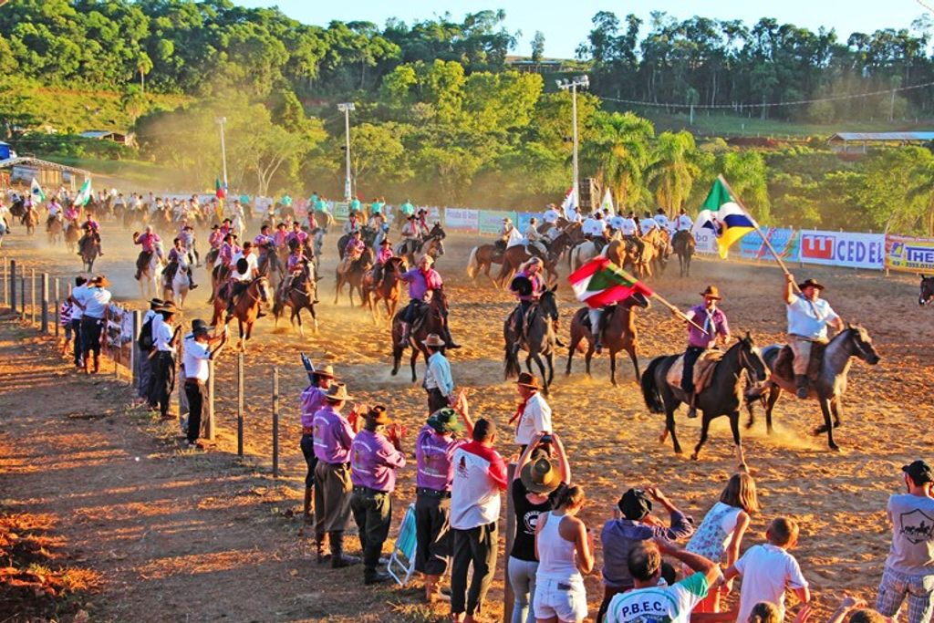 Rodeio Nacional de Campeões reuniu mais de seis mil pessoas em Piratuba