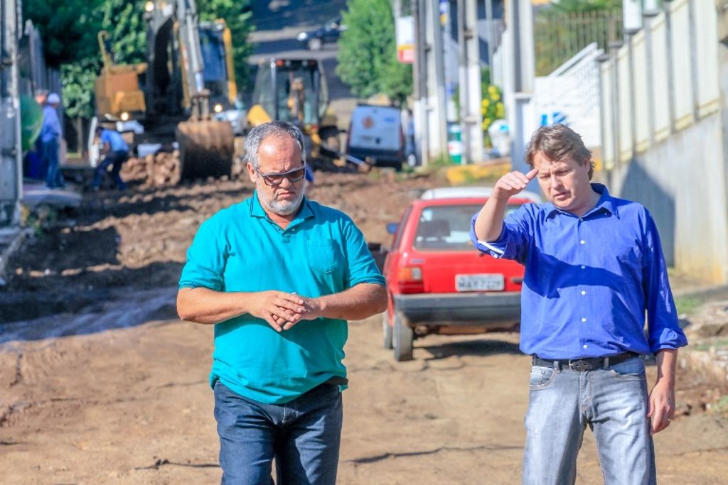 Prefeitura inicia trabalhos na rua Severino Fuga