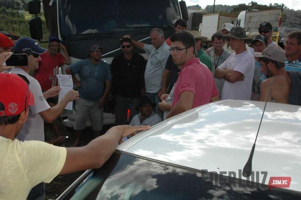 Justiça determina que caminhões da BRF sejam liberados de bloqueio na BR-282