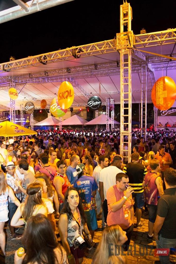 Veja fotos da 2ª noite do Carnablocos na Praça da Catedral