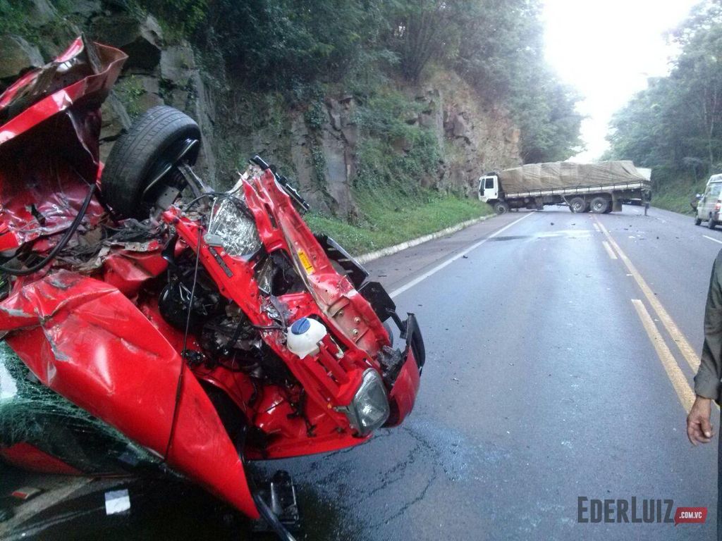 Grave acidente de trânsito na BR-282 em Erval Velho