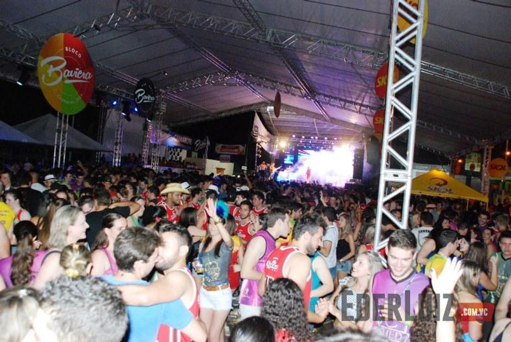 Veja fotos da noite de abertura do Carnablocos 2015