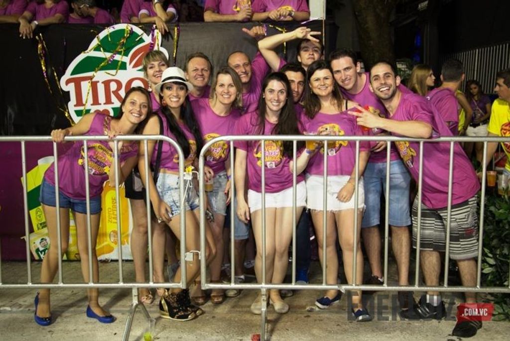 Veja o o que rolou nas arquibancadas, camarotes e Carnablocos na noite de domingo