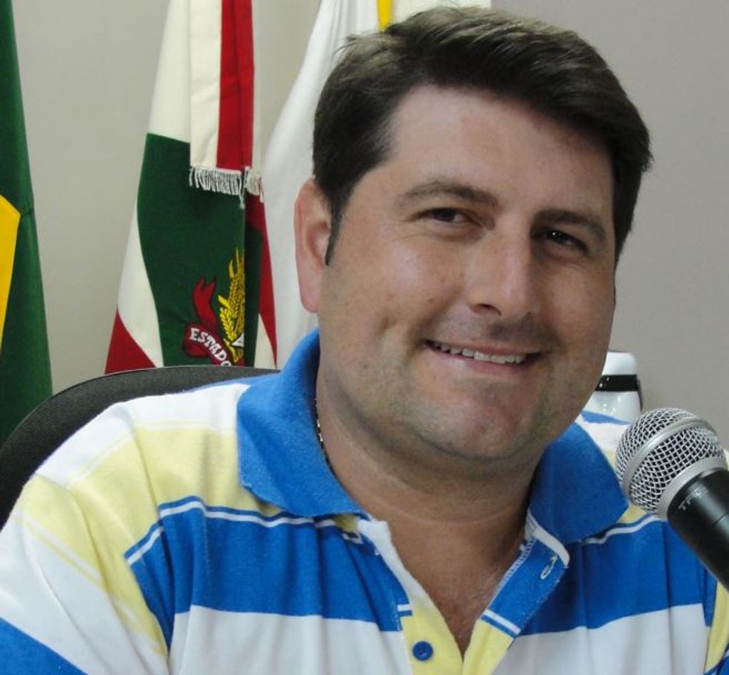 Vereador pede construção de rampa de acesso para pessoas com mobilidade reduzida e portadoras de deficiência física