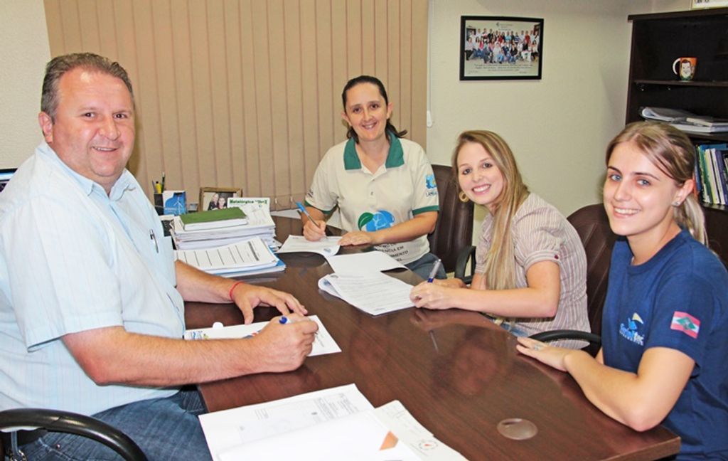 Prefeitura de Piratuba paga 100% do transporte para acadêmicos