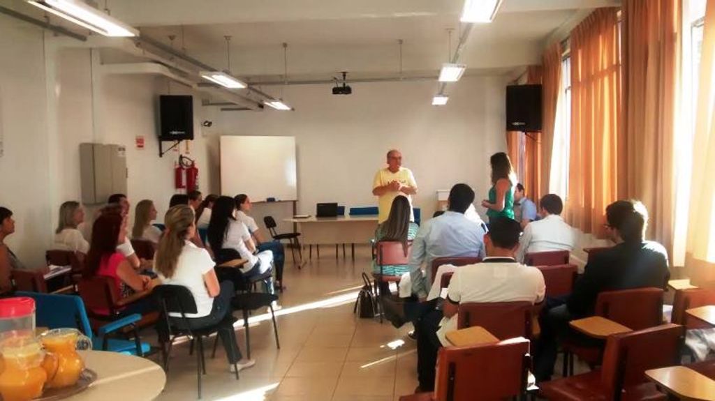 Médicos residentes iniciam especialização no HUST