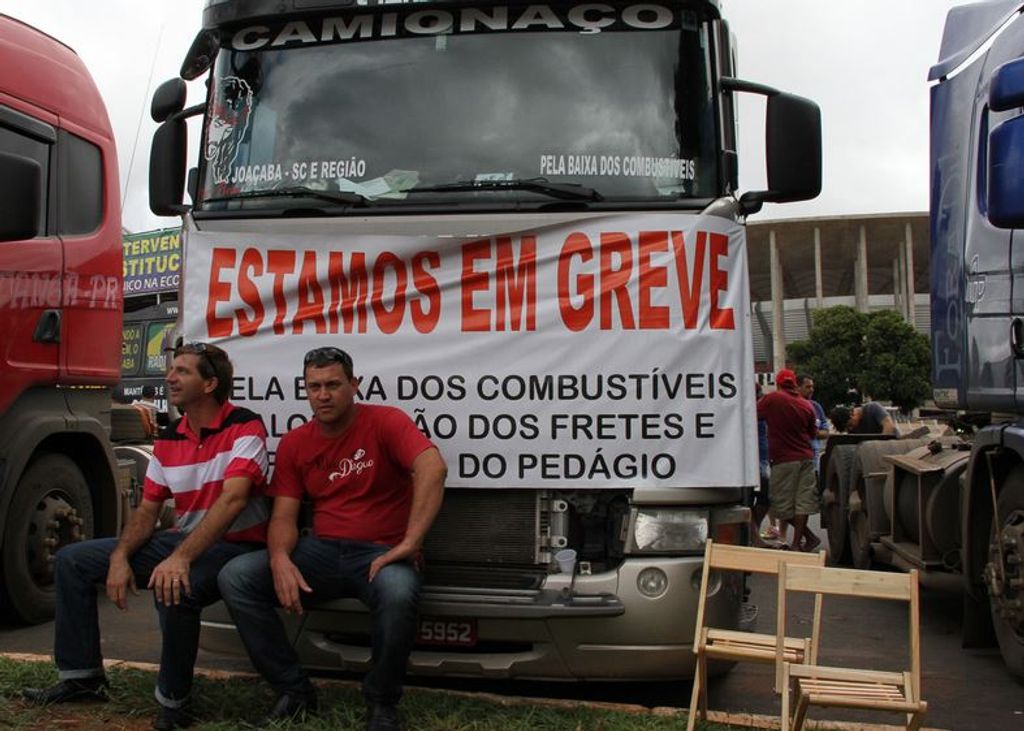 Caminhoneiros estão se deslocando para reunião com Ministro dos Transportes