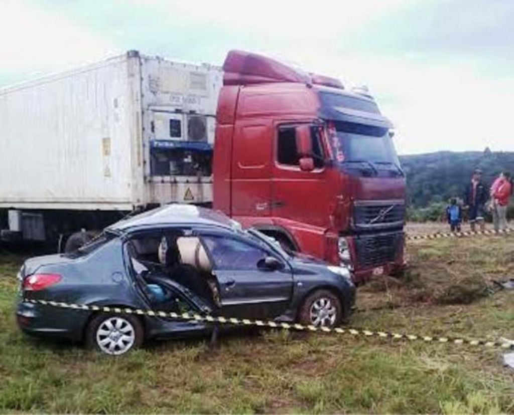 Casal de idosos morre em acidente na BR-282 em Ponte Serrada