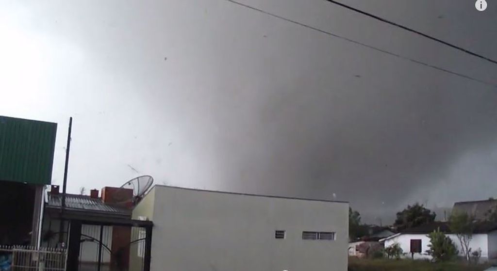 Assista – Vídeos mostram o tornado devastando Xanxerê