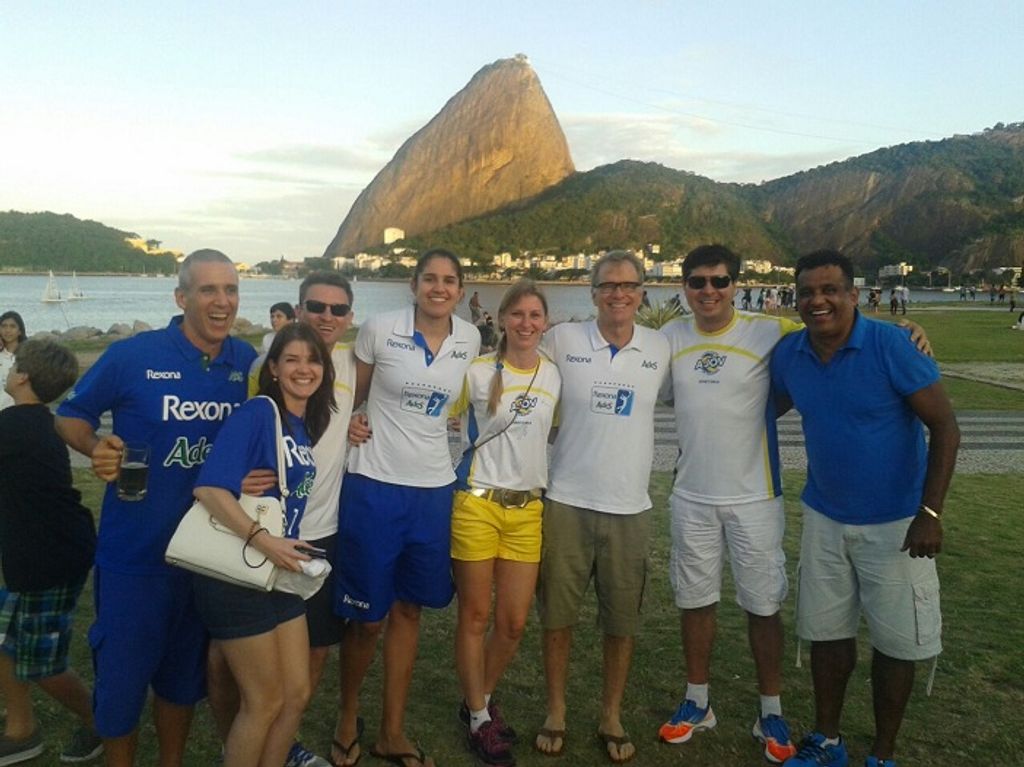 Membros da diretoria da AJOV acompanham de perto o título de Natália na Superliga