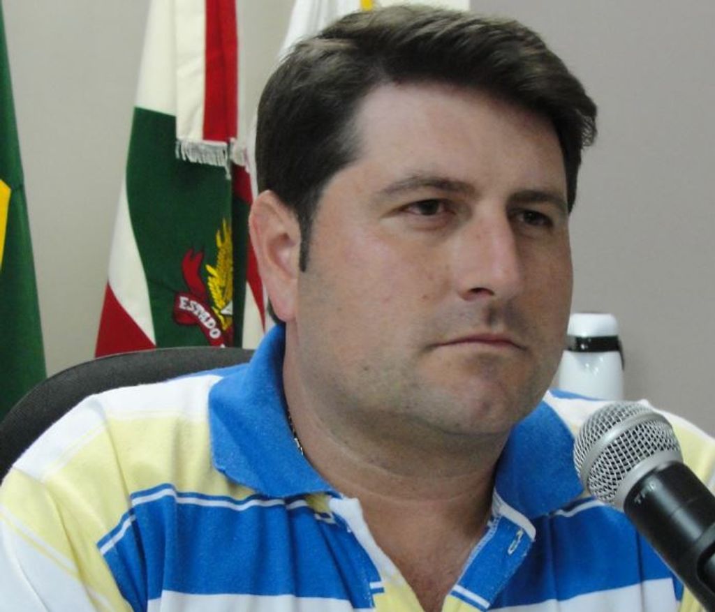 Vereador Parisenti pede que a obra de pavimentação com paralelepípedos na Serra Alta seja refeita