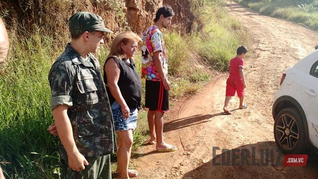 Depois de reclamações da comunidade prefeitura faz reparos em rua
