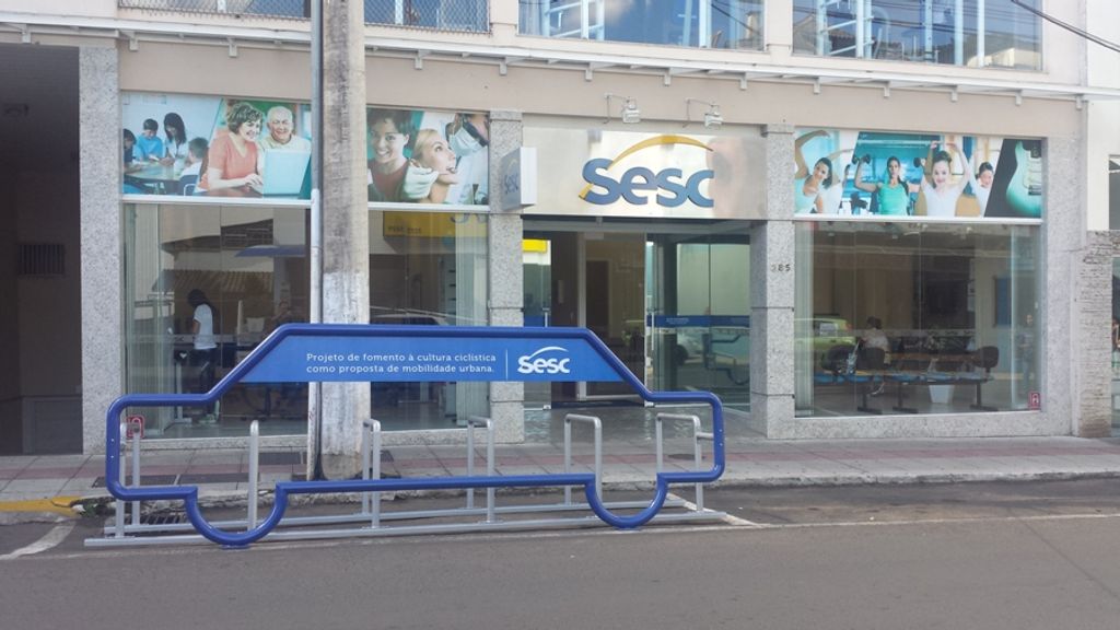 Paraciclo instalado no Centro de Joaçaba quer incentivar uso da bicicleta