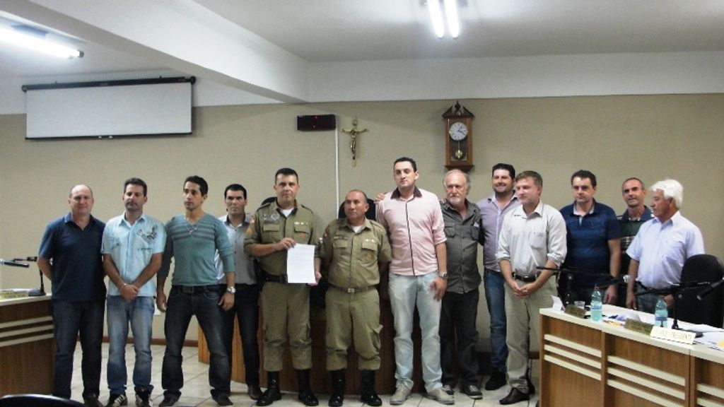 Policiais militares de Herval d’ Oeste recebem Moção de Aplauso da Câmara de Vereadores