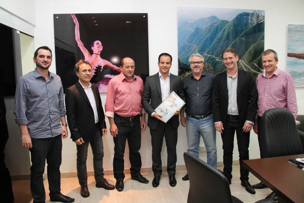 Entregue caderno de encargos do JASC 2015