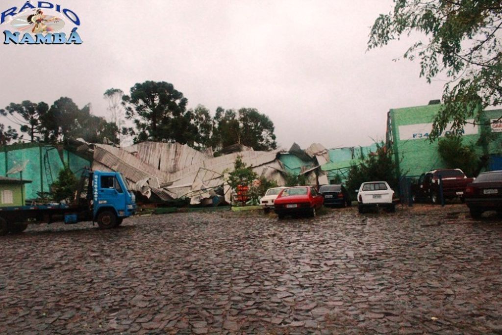 Destruição – Ponte Serrada também foi atingida por tornado