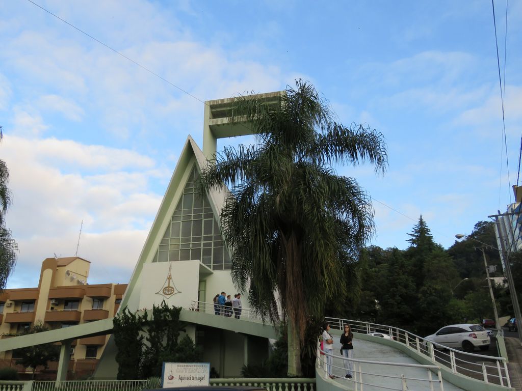 Muita dor e comoção no velório de Mariane Telles em Joaçaba