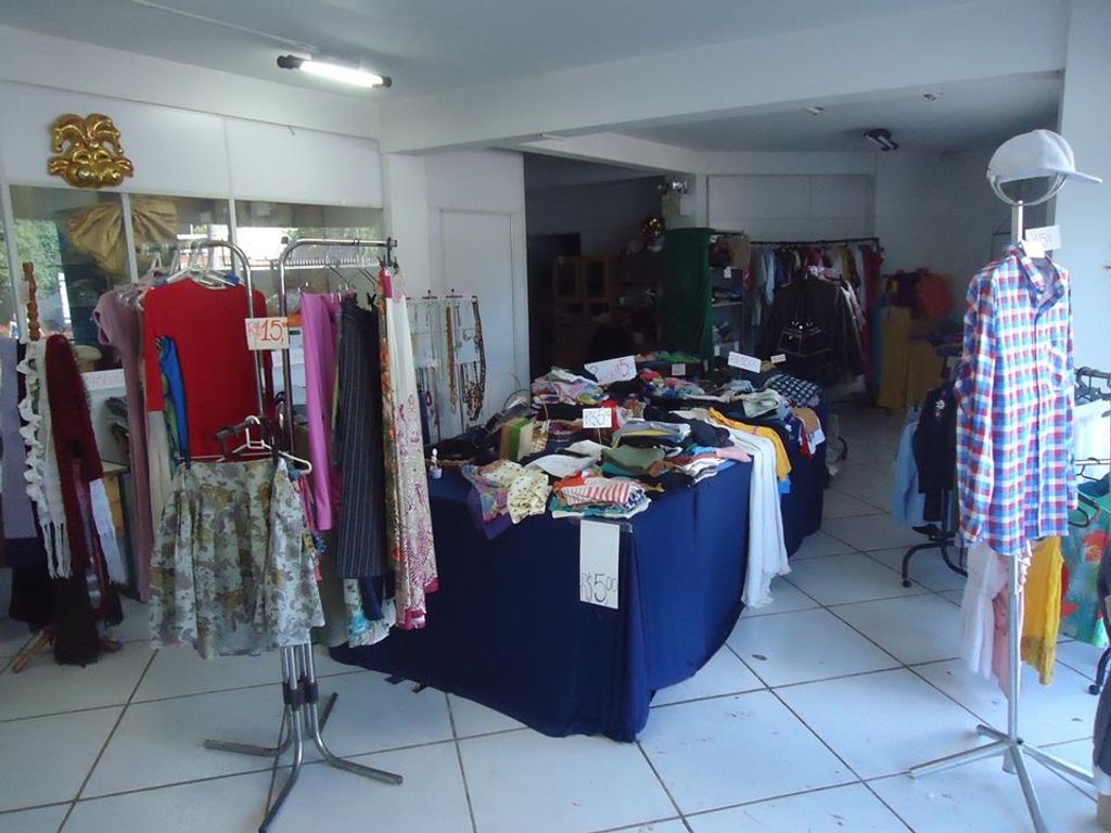 Acadêmicos do Grande Vale realiza brechó social