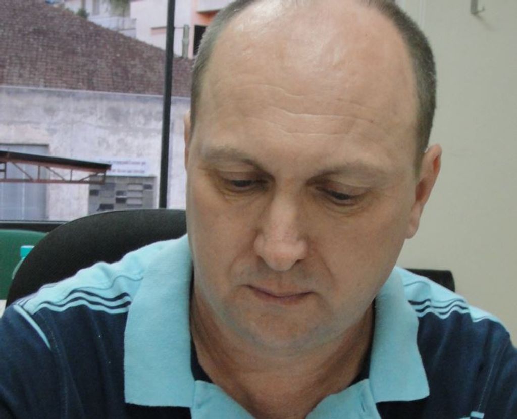 Vereador pede que ato administrativo do poder executivo que majorou valores de hora máquina seja sustado