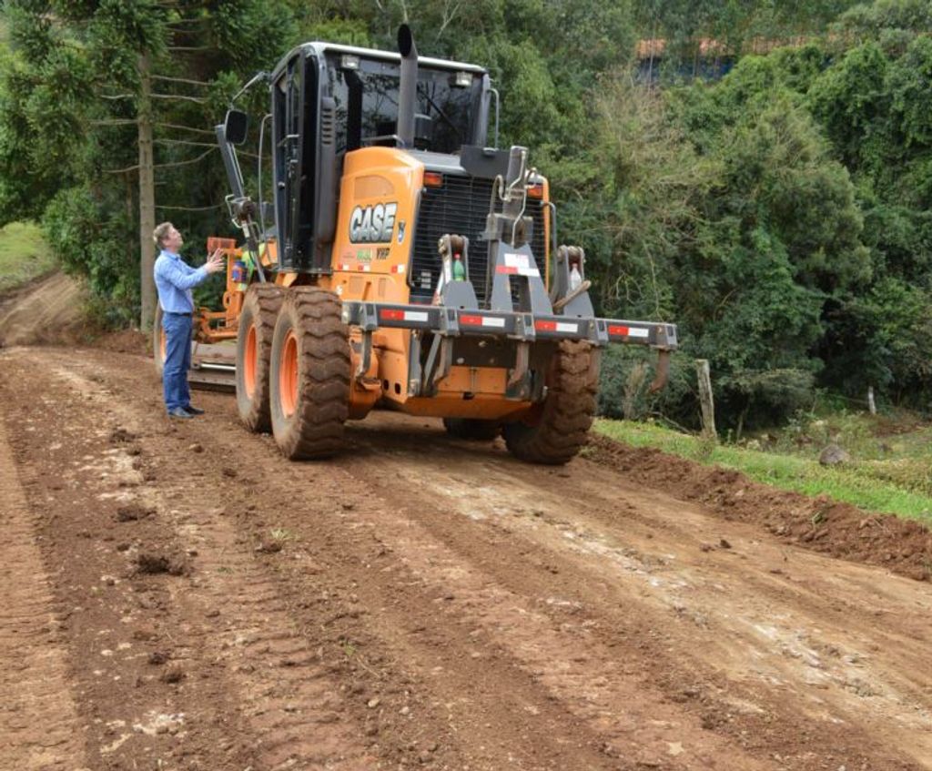 Estradas do interior de Joaçaba continuam a receber melhorias